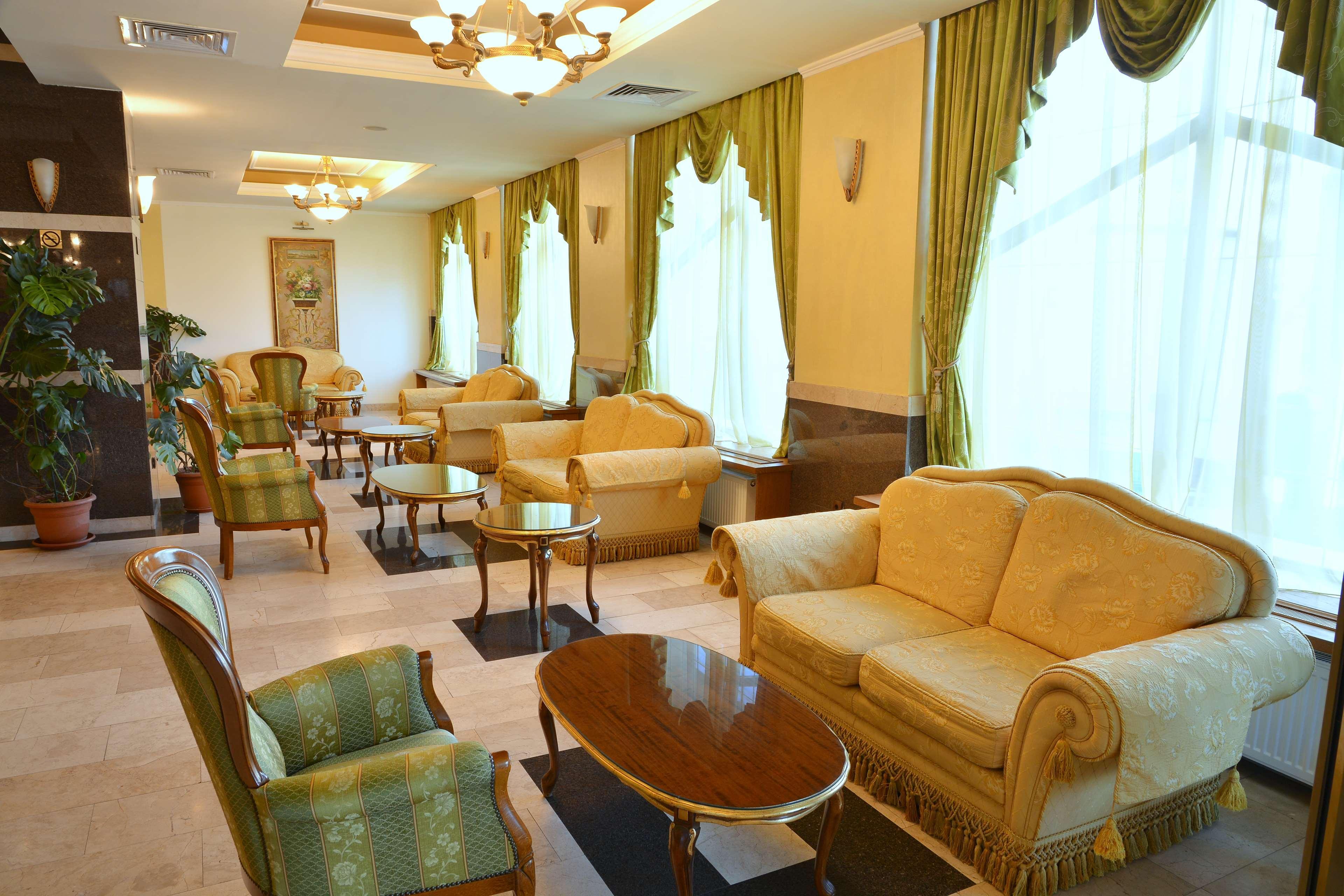 โรงแรมเซ็นทรัล โปลเยชต์ ภายนอก รูปภาพ